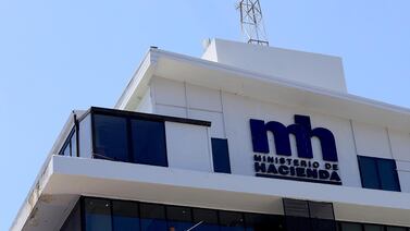 Déficit del Gobierno baja por menor pago de intereses de deuda