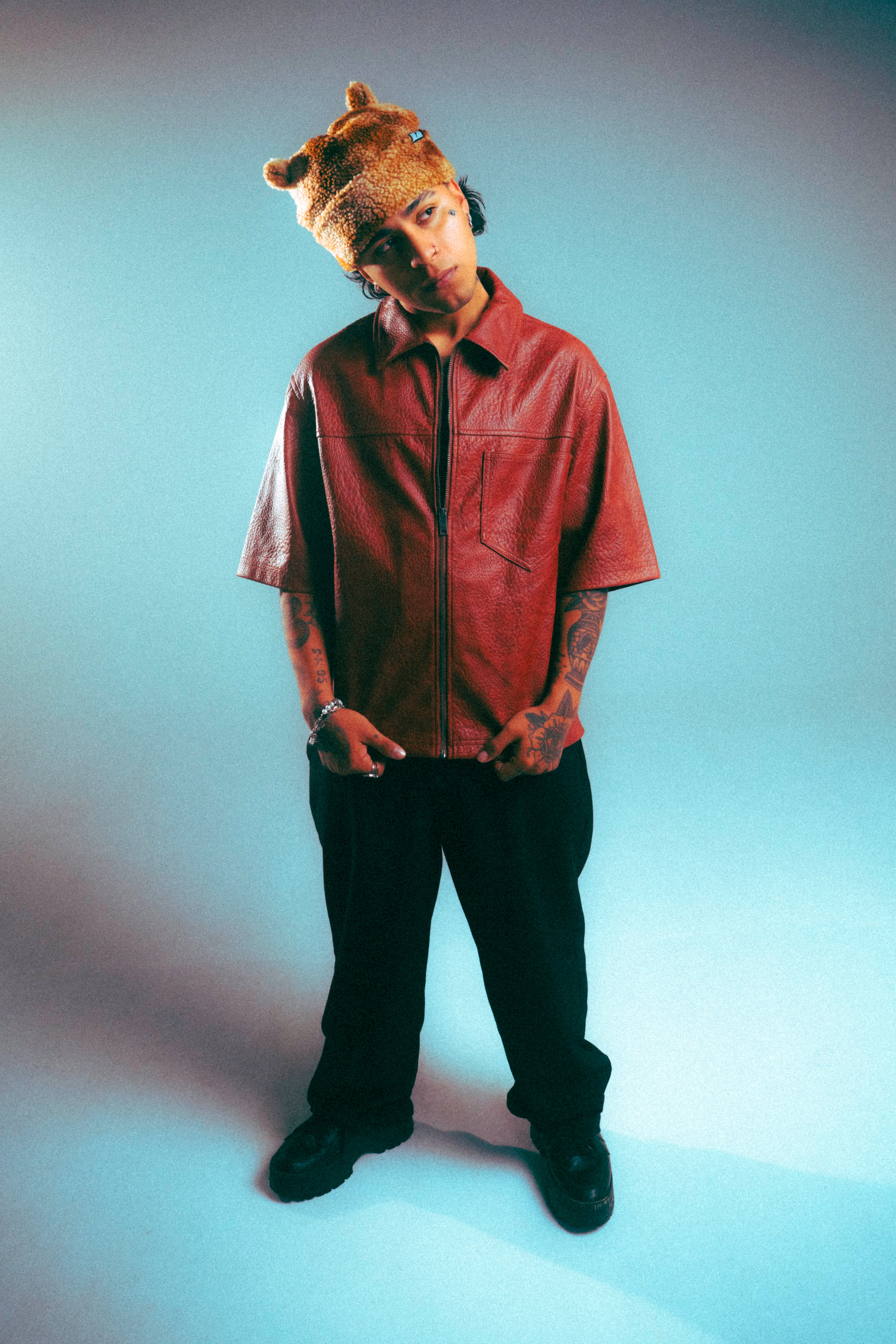 Deeikel estrenó su álbum 'Antes de la playa' este jueves 12 de marzo en el cine Magaly junto a su familia y amigos.