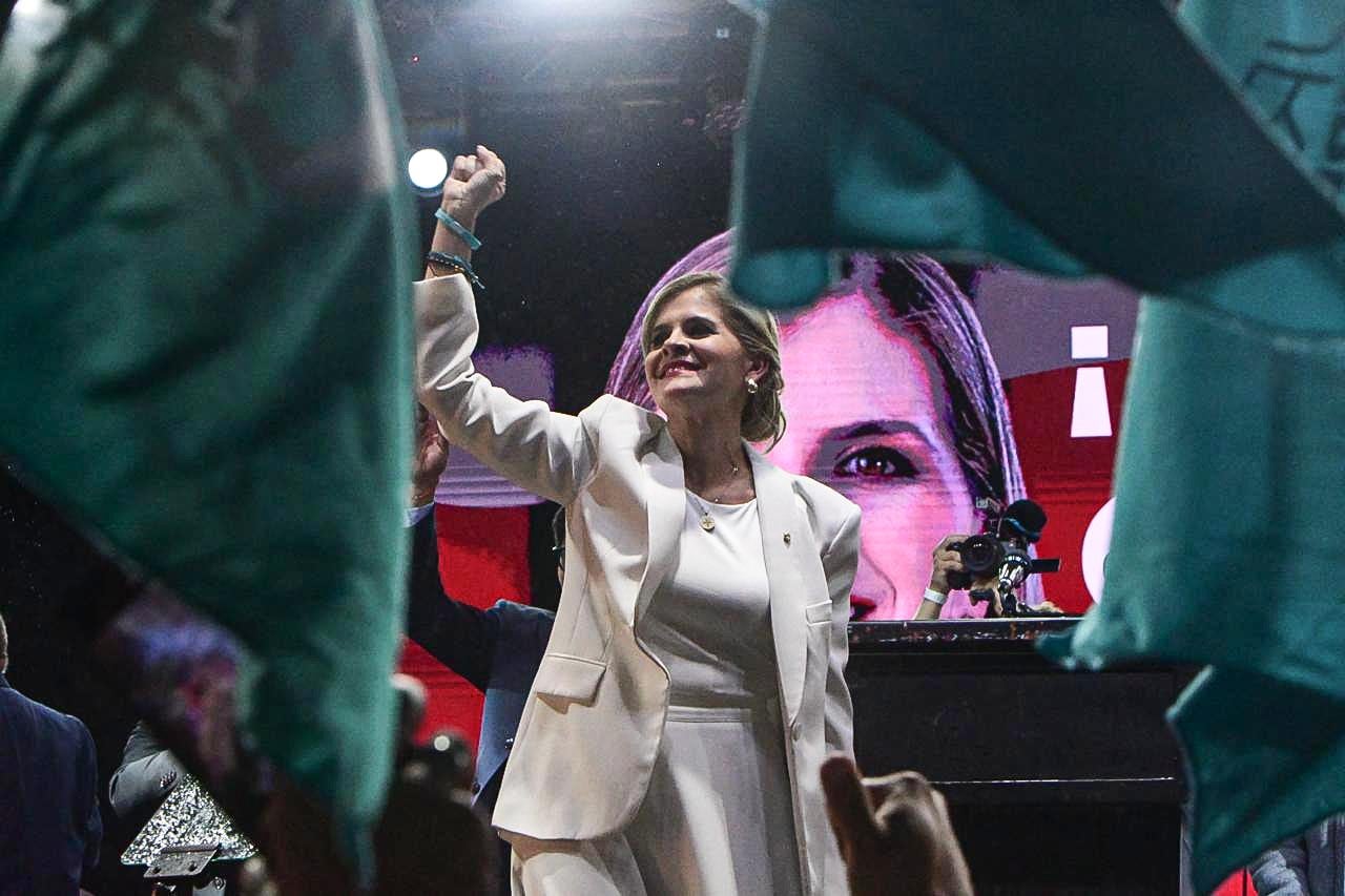 Presidenta electa Laura Fernandez