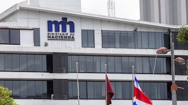 Hacienda presenta proyectos de ley para modificar impuesto a vehículos, devolución del IVA y sanciones por contrabando