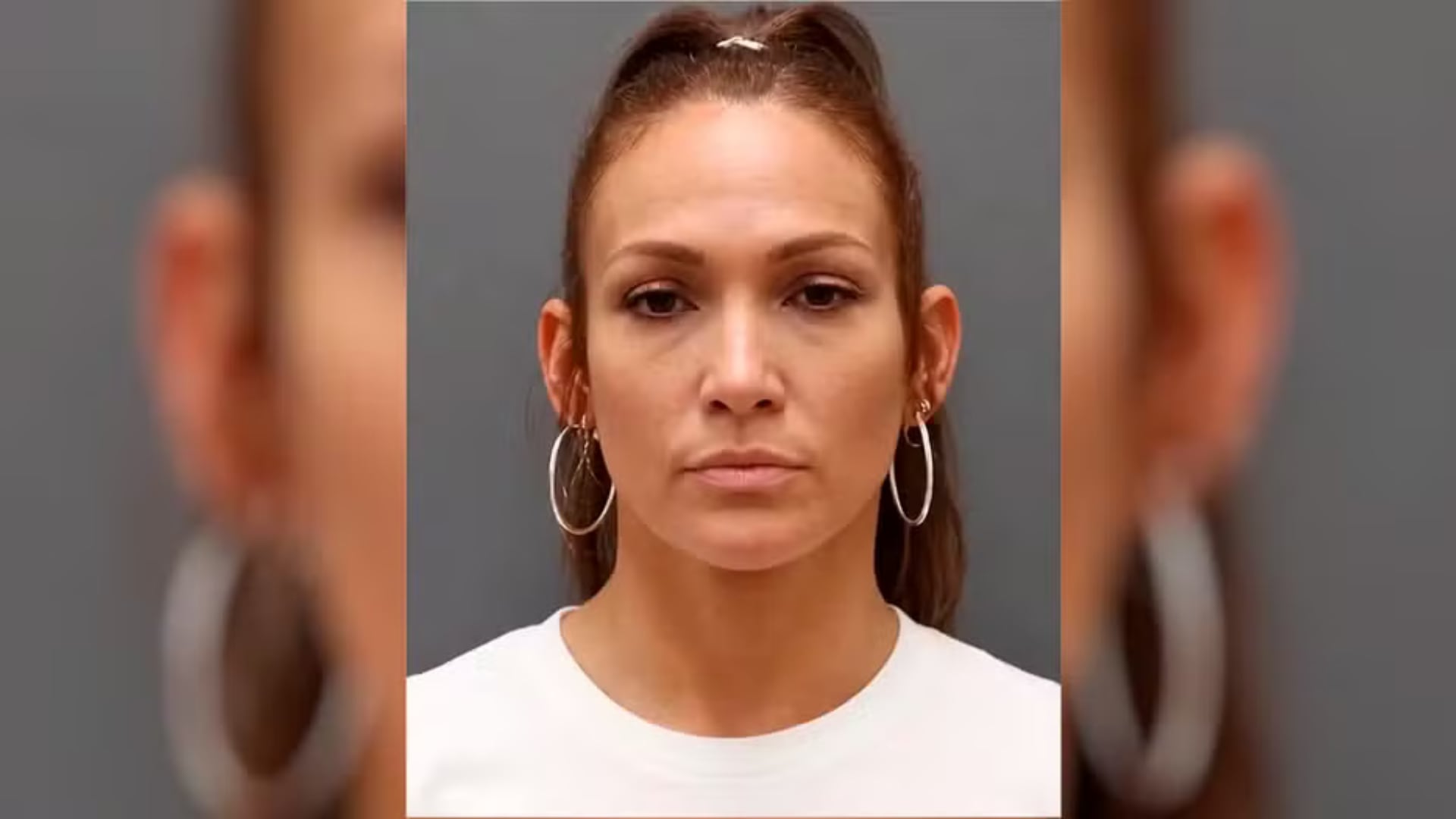 La fotografía policial de Cyrena Anne Quast circuló en redes sociales por las comparaciones de usuarios con Jennifer Lopez.
