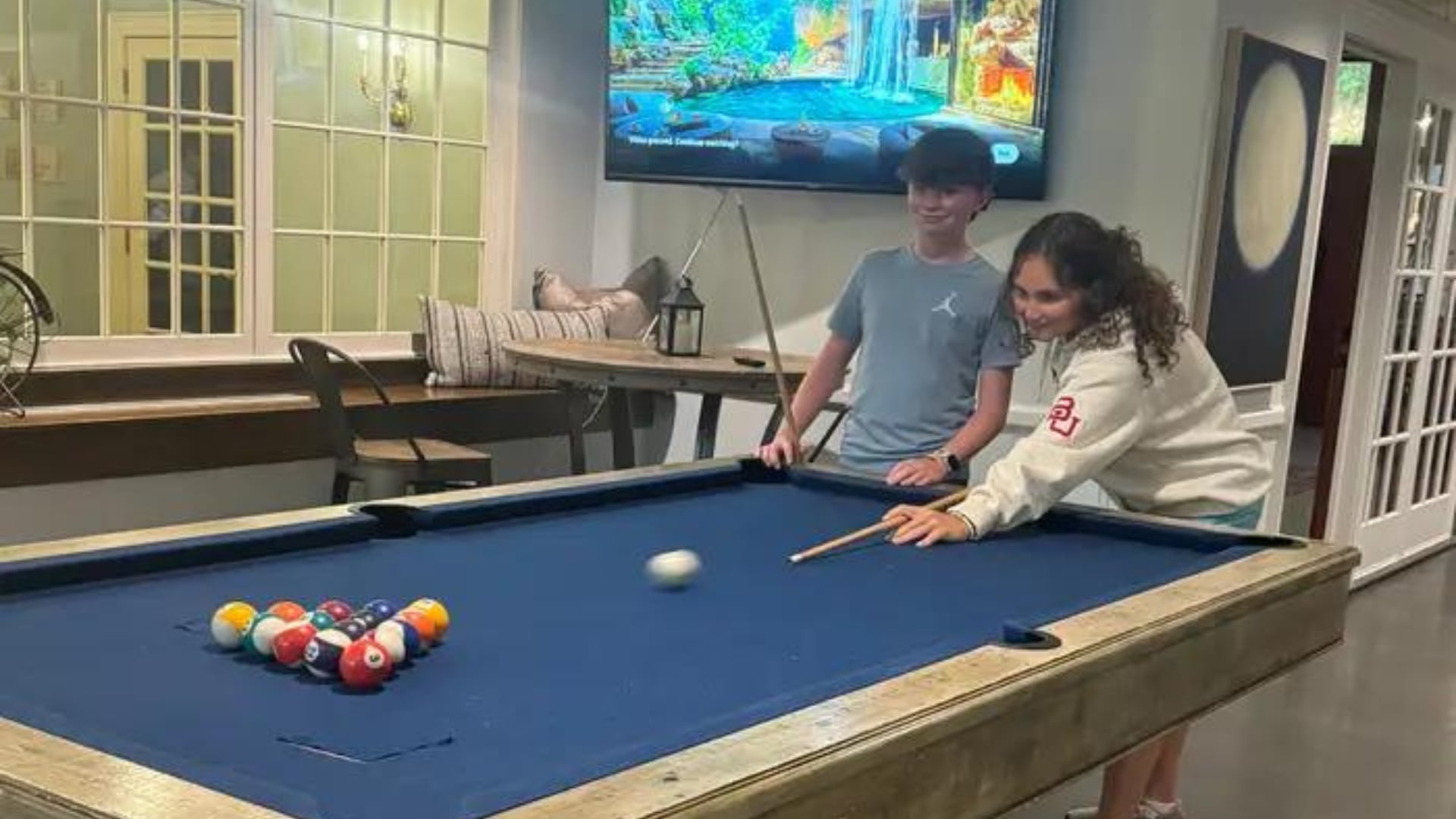 Las actividades organizadas por el hotel se convirtieron en el centro de la vida social de la familia.