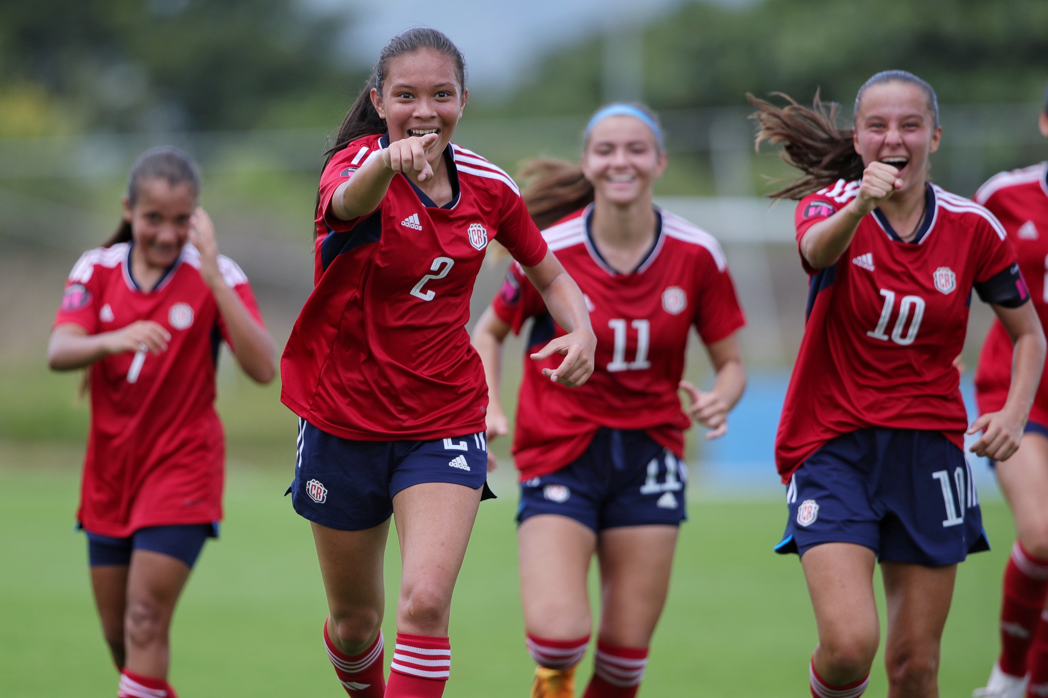 27/08/2023/ Juego entre las selecciones femeninas de fútbol de Costa Arica y Guatemala por el campeonato femenino sub 17 en COMPLEJO FEDEFUTBOL PLYCEM / foto John Durán