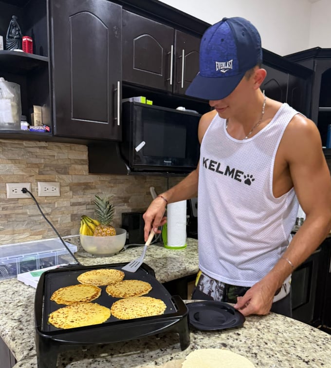 Neshy Lindo Álvarez
Alejandro Flores
Taekwondistas vendedores de tortillas
17 de febrero del 2026
Cortesía: Neshy Lindo Álvarez