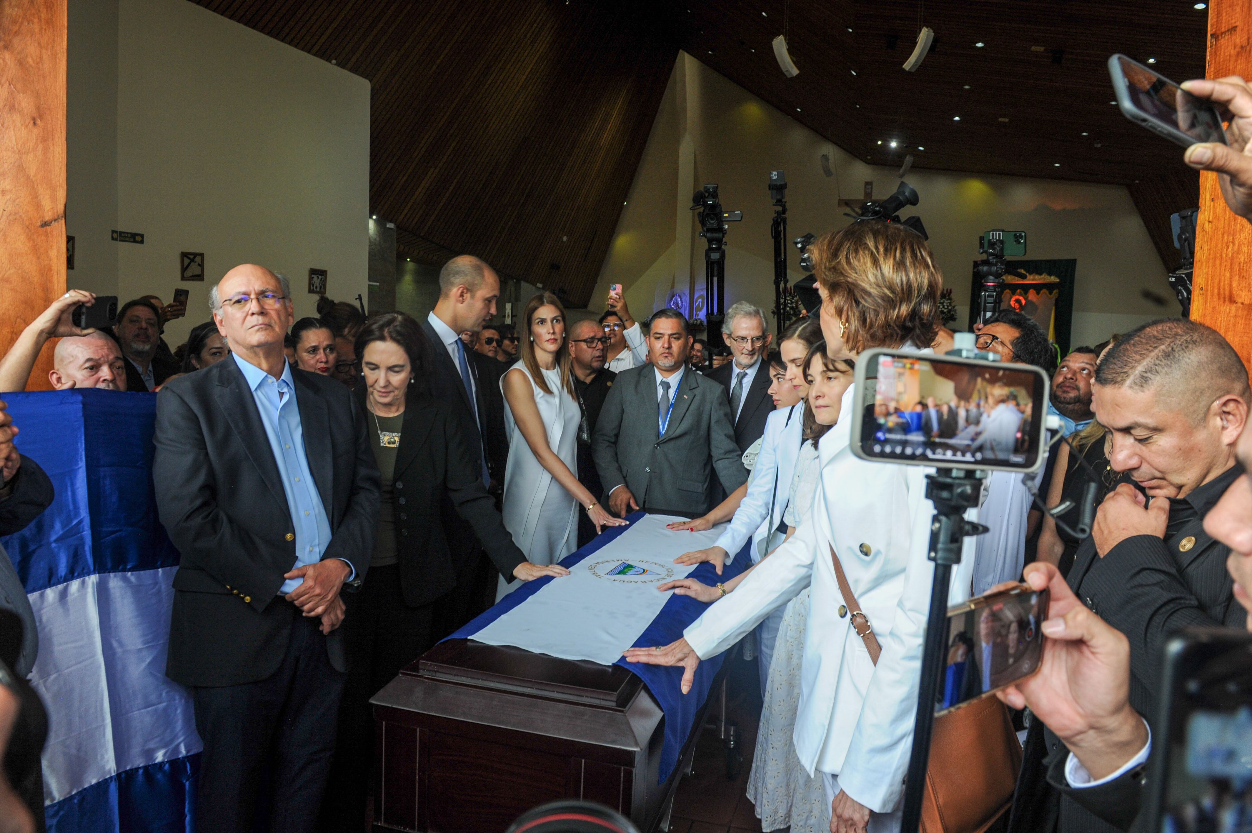 Misa de Sra Violeta Barrios de Chamorro.