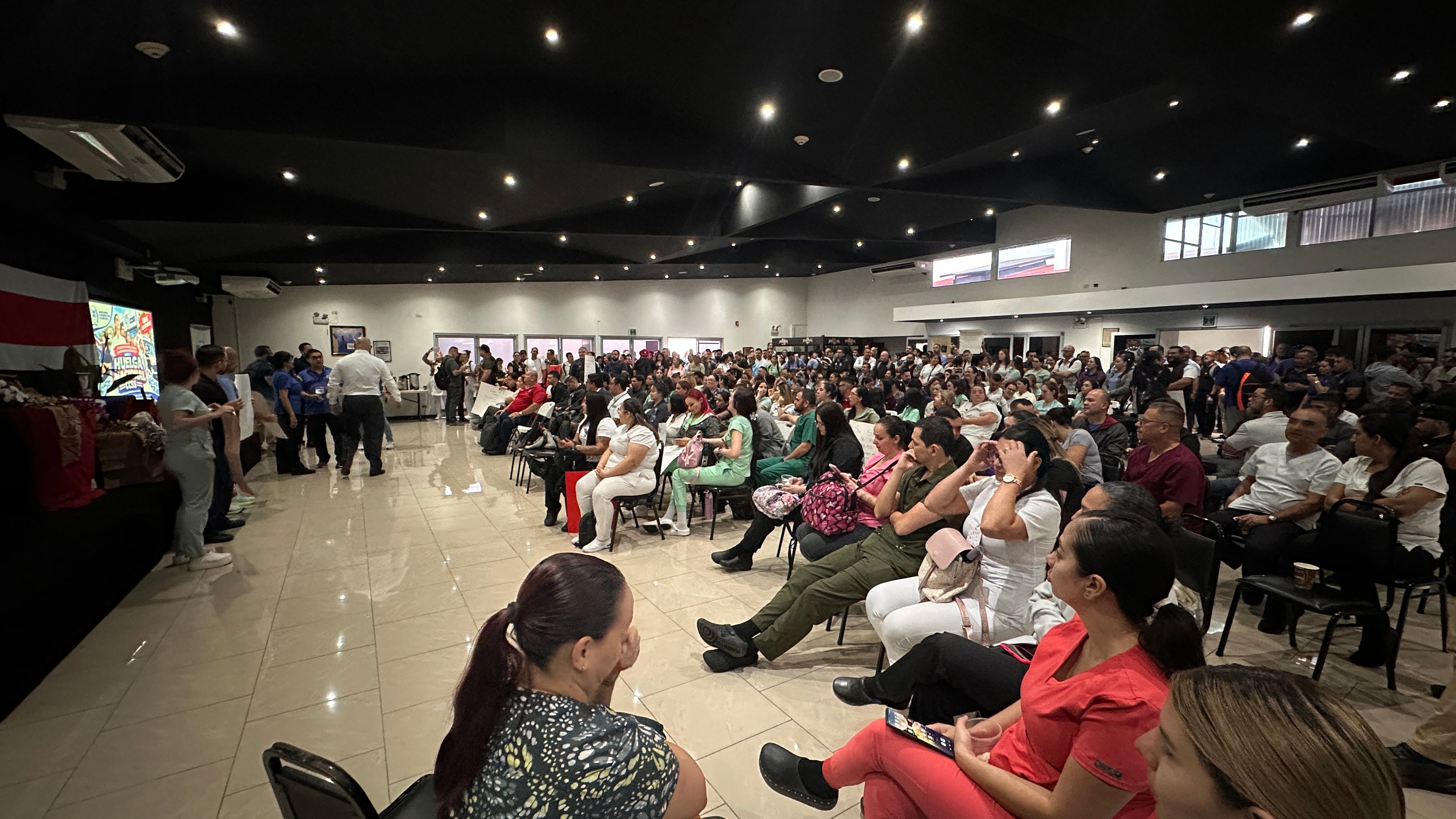 Personal de salud de la CCSS está en huelga por supuestos pagos inoportunos o incompletos.