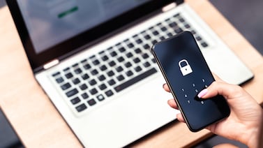 Asociación bancaria respalda proyecto de ley sobre estafas en línea: Es ‘balanceada y justa’