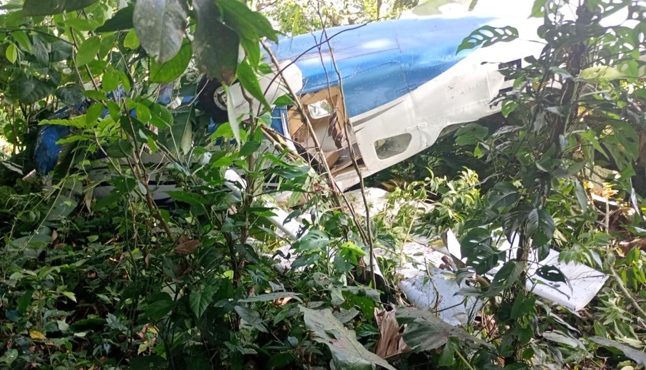 Avioneta se precipitó tras perder potencia al despegar.
