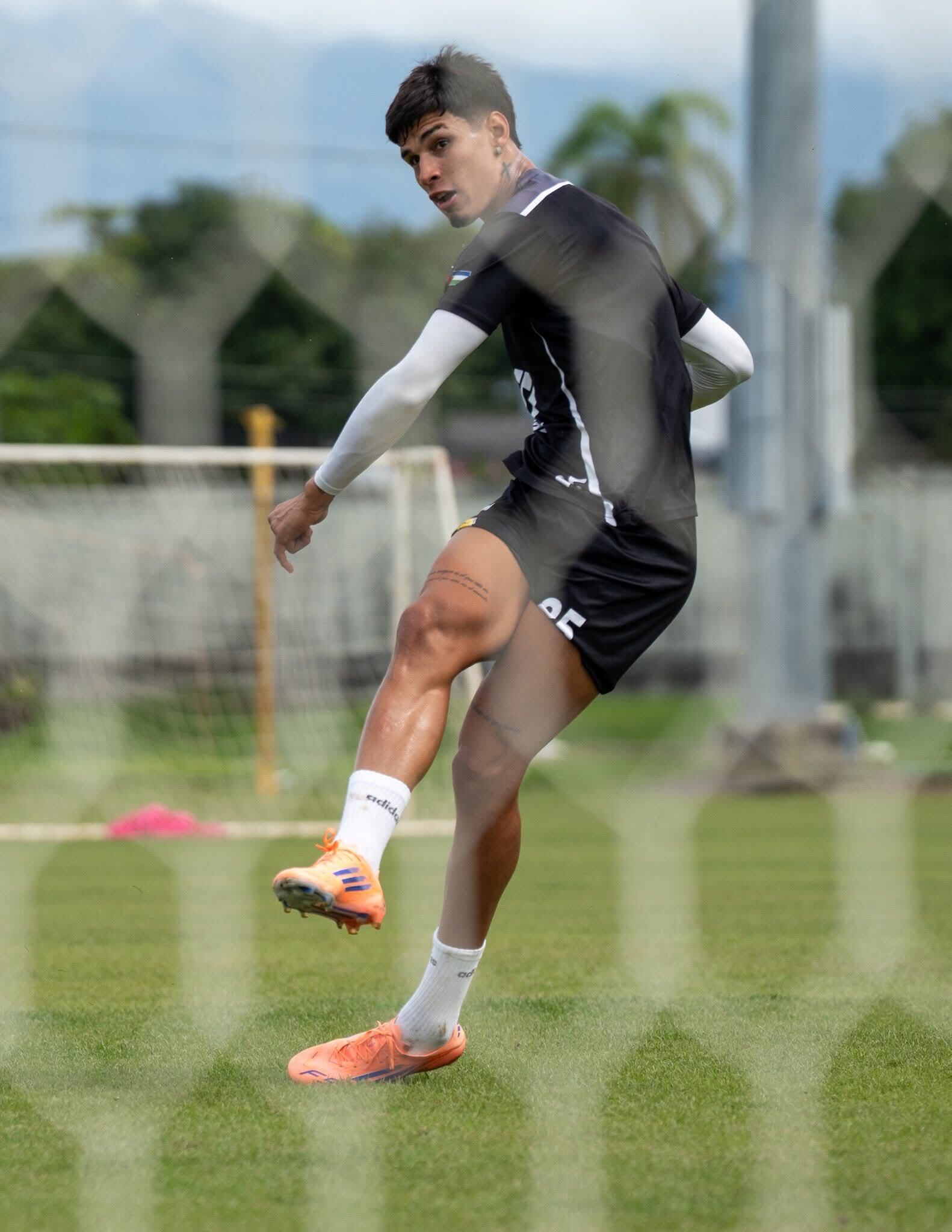 Fernando Lesme vuelve a estar disponible con Liberia, luego de cumplir su sanción por acumulación de amarillas.
