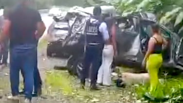 Tres personas graves tras choque en Bahía Ballena