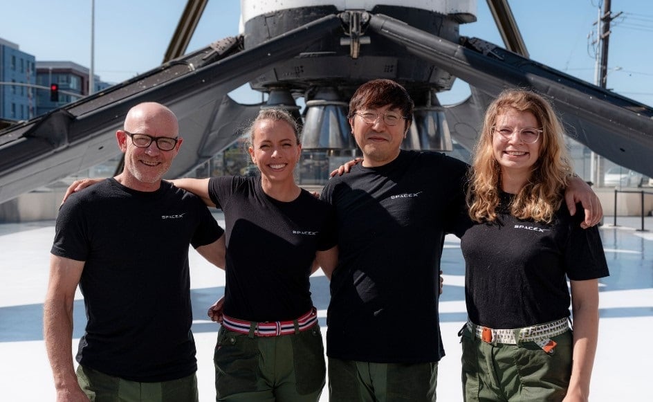 La misión de SpaceX llevará a astronautas privados a una órbita polar, explorando las regiones polares y realizando investigaciones científicas.