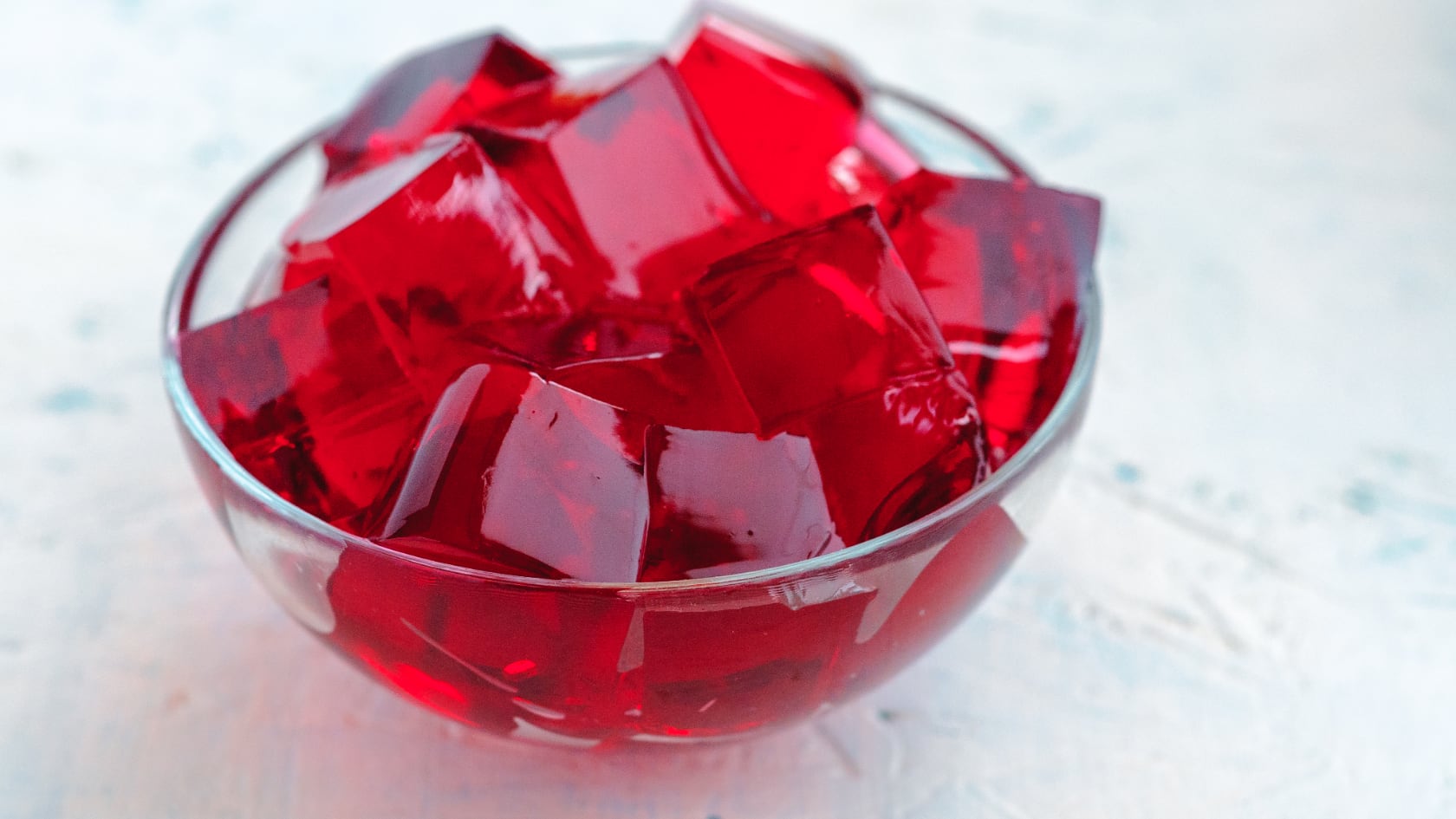 Estudios analizan cómo la gelatina sin sabor, rica en colágeno y aminoácidos, podría apoyar la digestión, la piel y la salud articular.