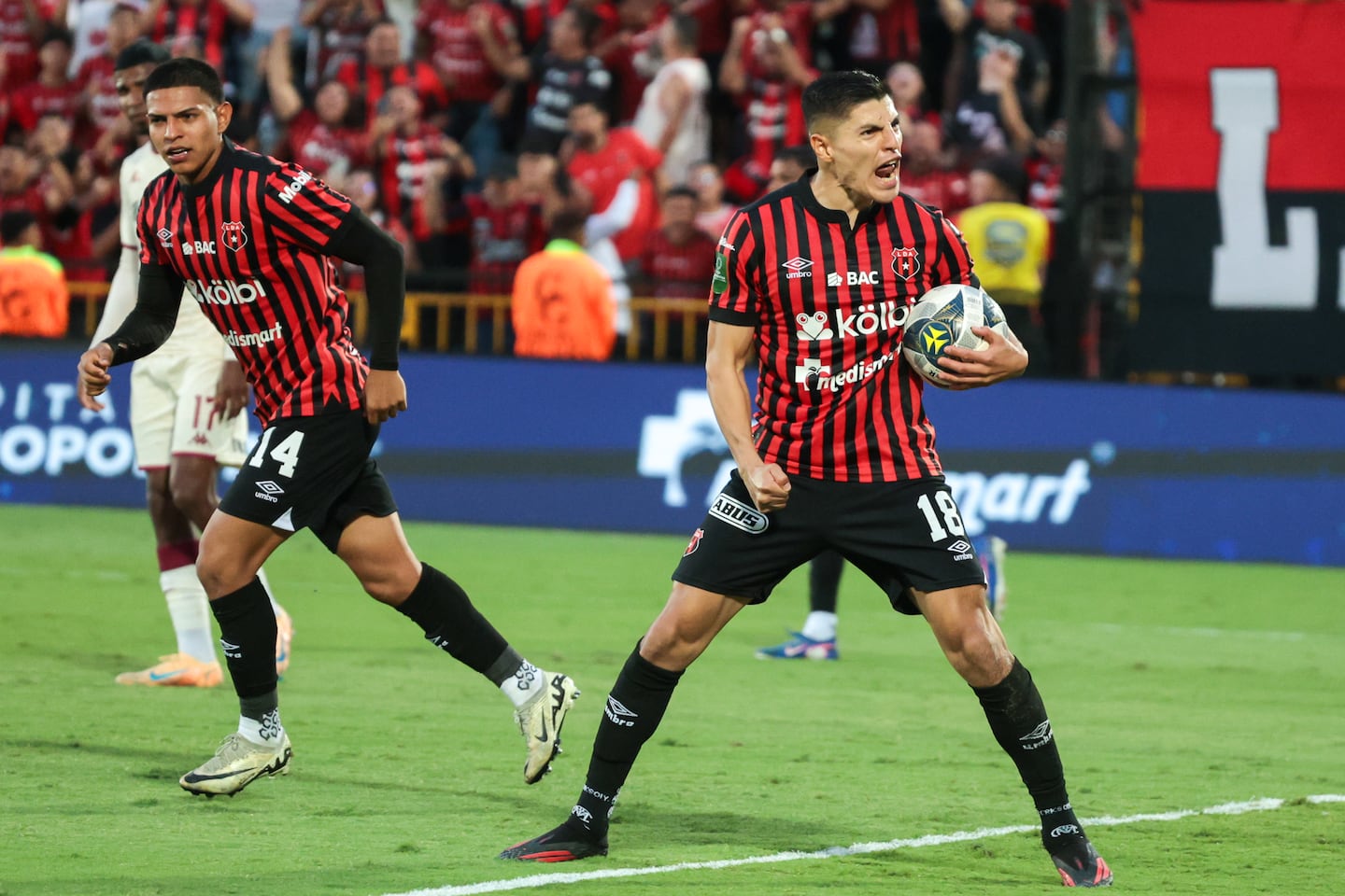Así empató Alajuelense el clásico desde el punto de penal (video)