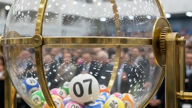 Una mujer elige los números a través de ChatGPT y gana la lotería