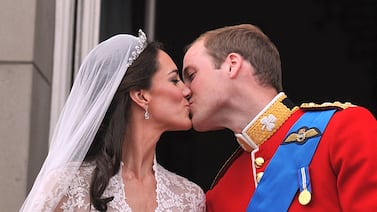 William evita repetir con Kate Middleton la relación que tuvo Carlos con Diana, según observadores de la realeza