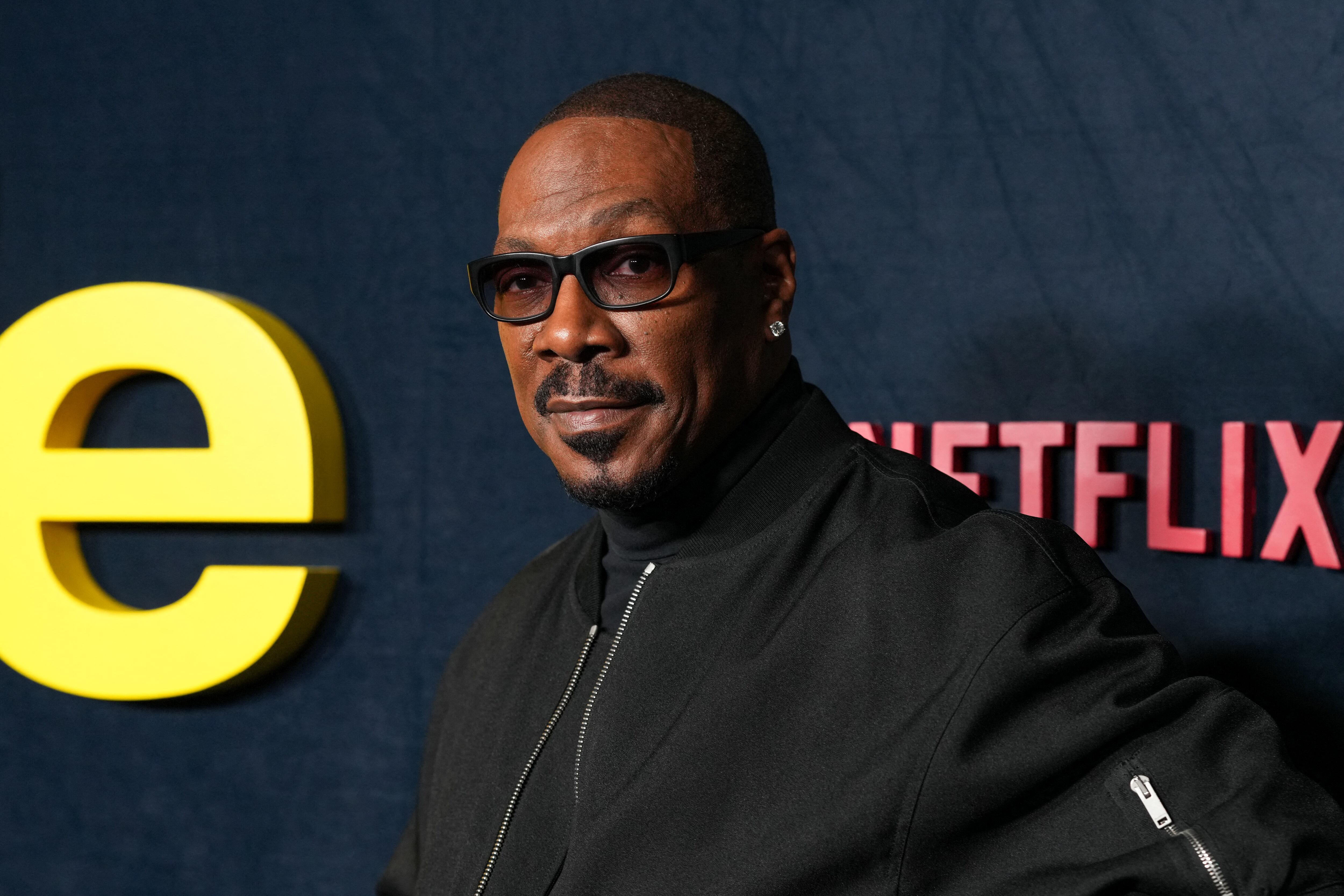 Eddie Murphy asiste al estreno de «Being Eddie» de Netflix en el Netflix Tudum Theater el 12 de noviembre de 2025 en Los Ángeles, California.