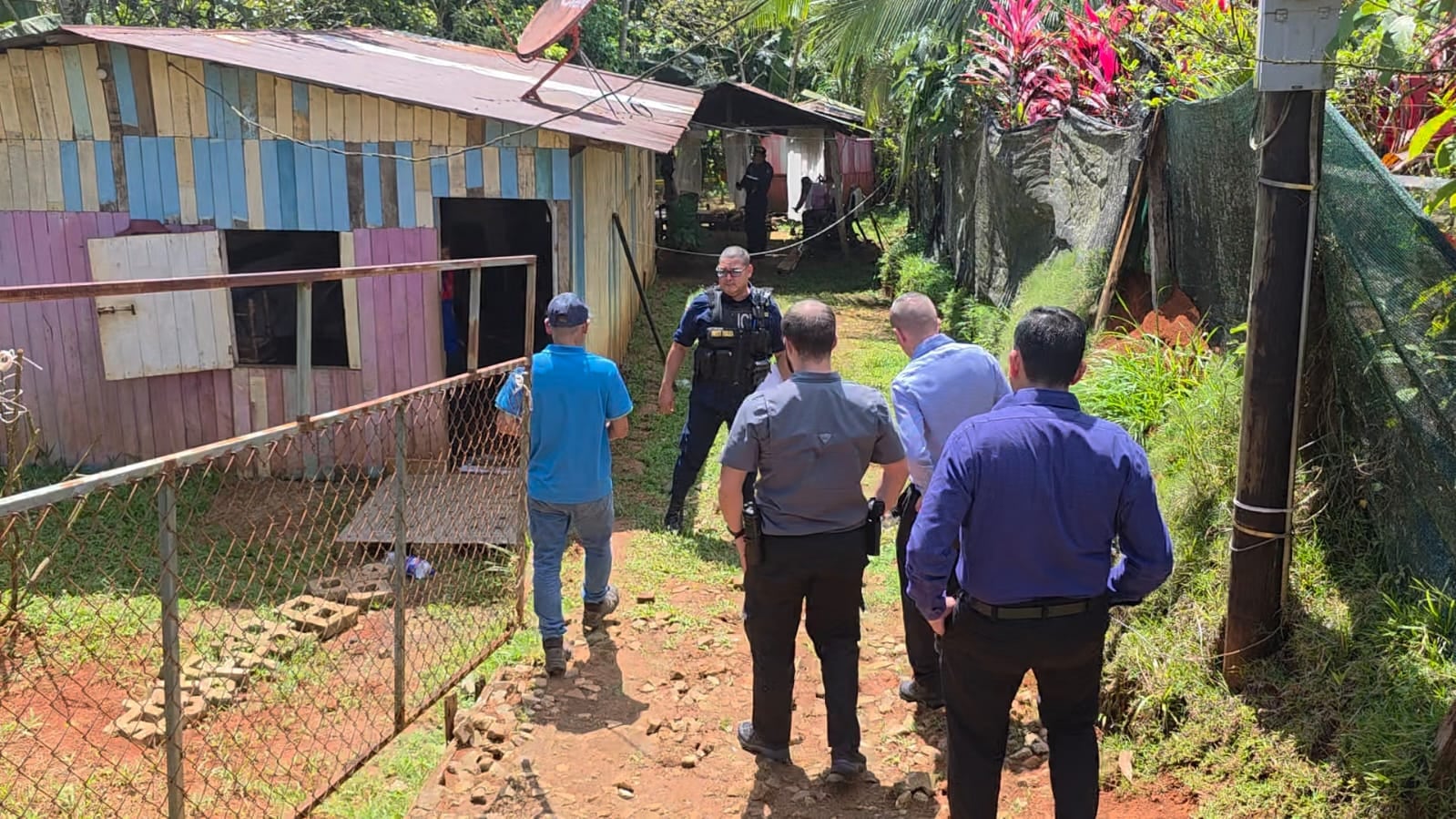 La vivienda en Cutris, donde ocurrió el ataque, fue custodiada por las autoridades este jueves.