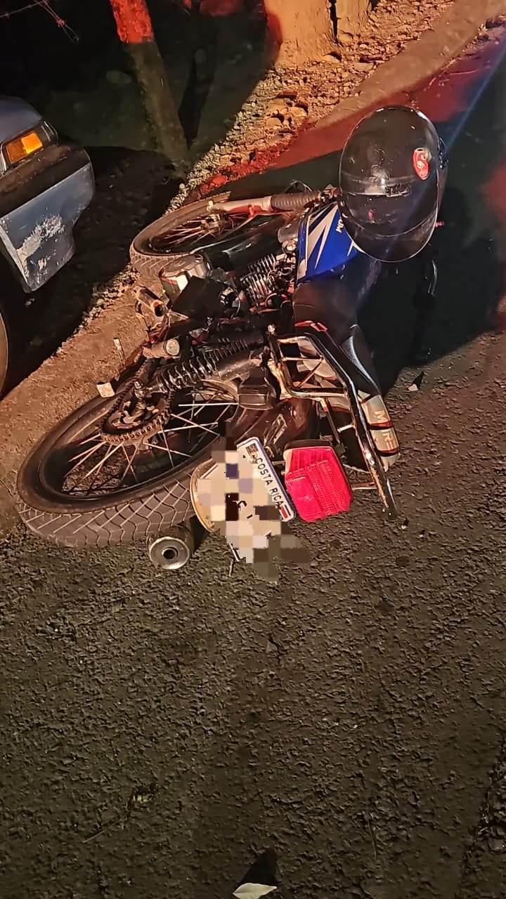 El sospechoso que era perseguido por unidades de la Policía Municipal de Santa Ana, fue trasladado al Hospital San Juan de Dios.