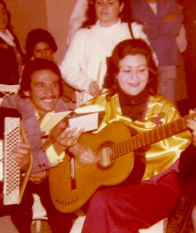 Flory Navarrete, de El Clan de Mamá, con Roberto García