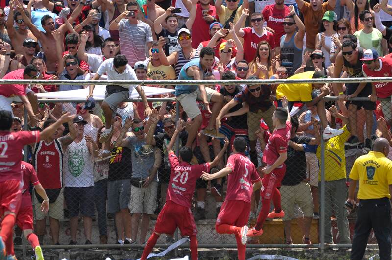 Palmares le ganó a Sagrada Familia la última final del Fútbol Aficionado. | ARCHIVO