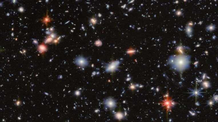 Investigadores japoneses miden la expansión del universo con lentes gravitacionales y aportan datos clave sobre la constante de Hubble.