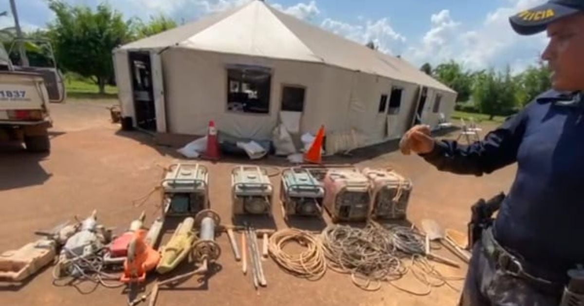 Entre las herramientas decomisadas por Fuerza Pública estaban plantas eléctricas, rota martillos, sopladoras y cables. (Fotografía: Edgar Chinchilla, corresponsal GN)