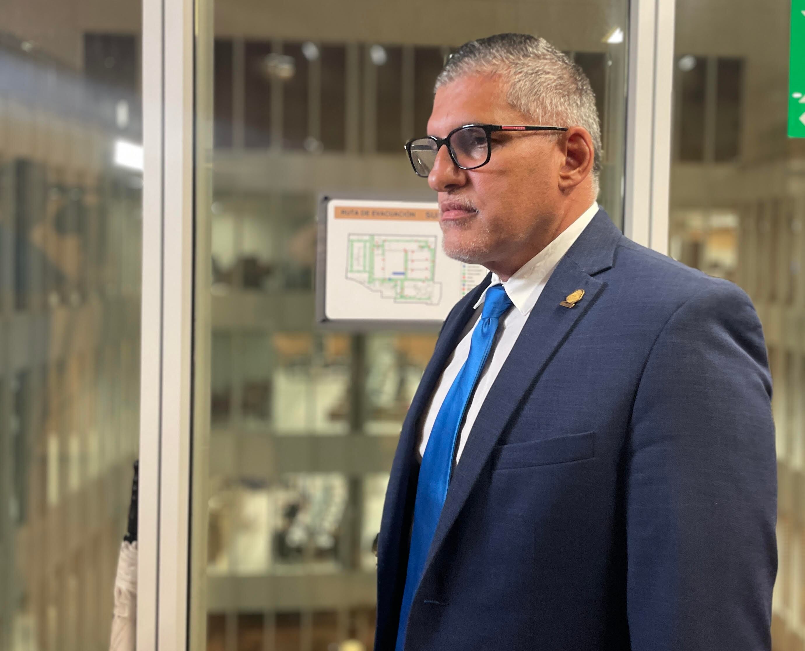 26/08/2024, San José, Asamblea Legislativa, el ministro del MOPT Mauricio Batalla hace su comparecencia en la comisión de Infraestructura.