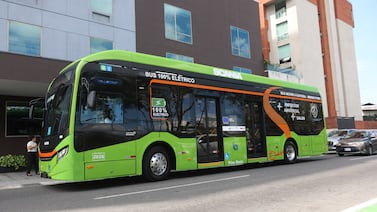 Primeros 75 buses eléctricos operarían en rutas de la GAM el próximo año
