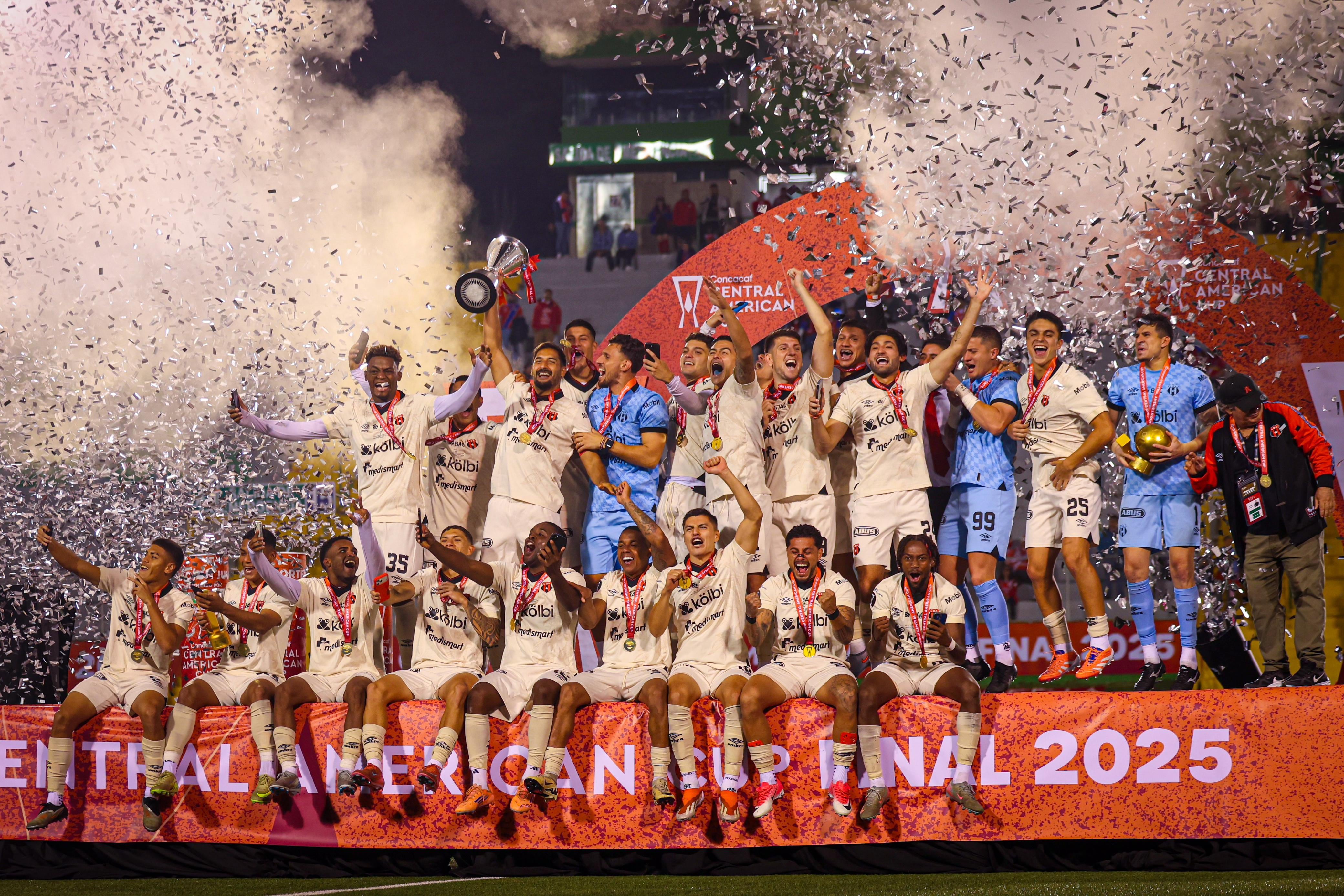 Liga Deportiva Alajuelense se coronó tricampeón de la Copa Centroamericana de Concacaf.