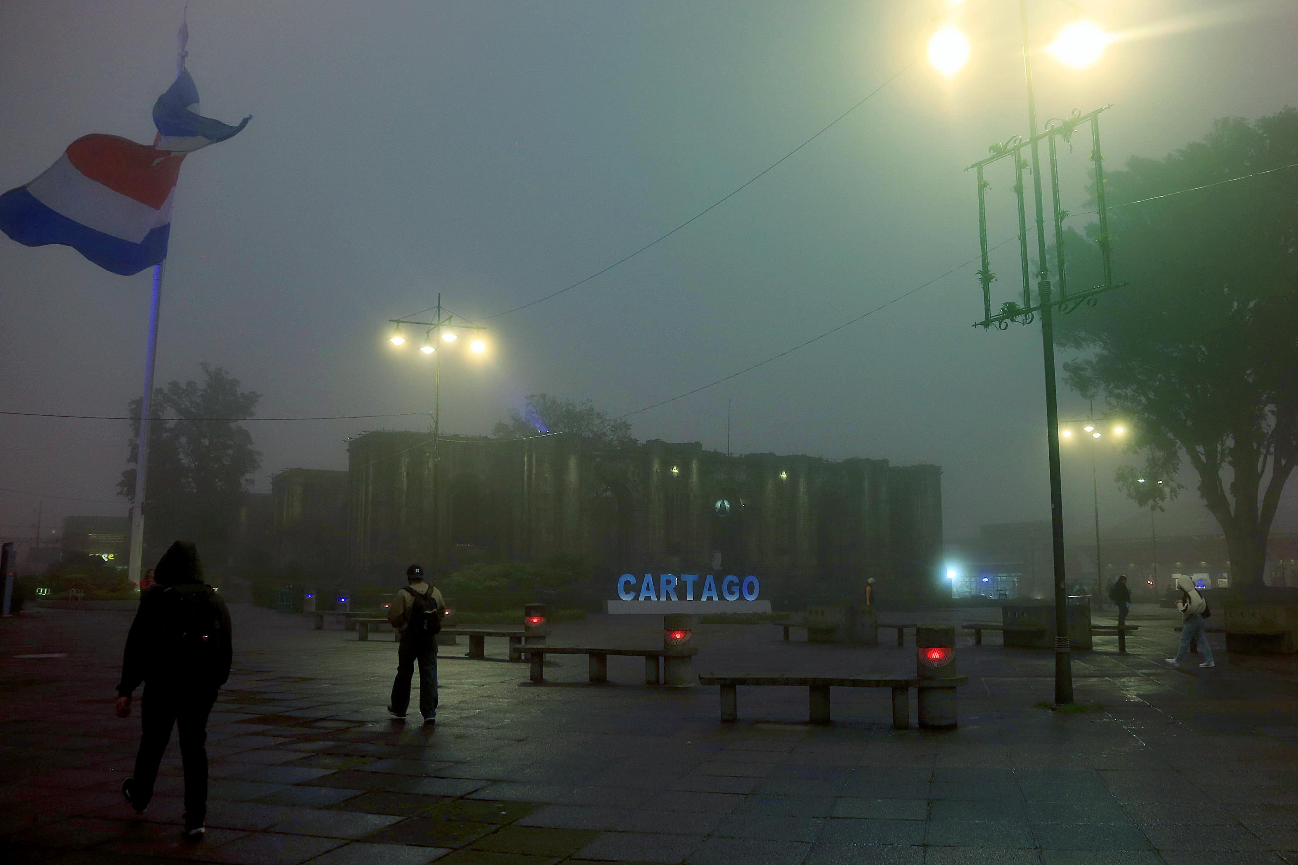 20/02/2024     Cartago. La neblina y el frío reina en la Ciudad de las Brumas. Las bajas temperaturas y fuerte viento las genera el empuje frío que atraviesa el país. Foto: Rafael Pacheco Granados