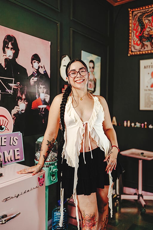 Tatuadora Jana de Oliveira en revista Perfil