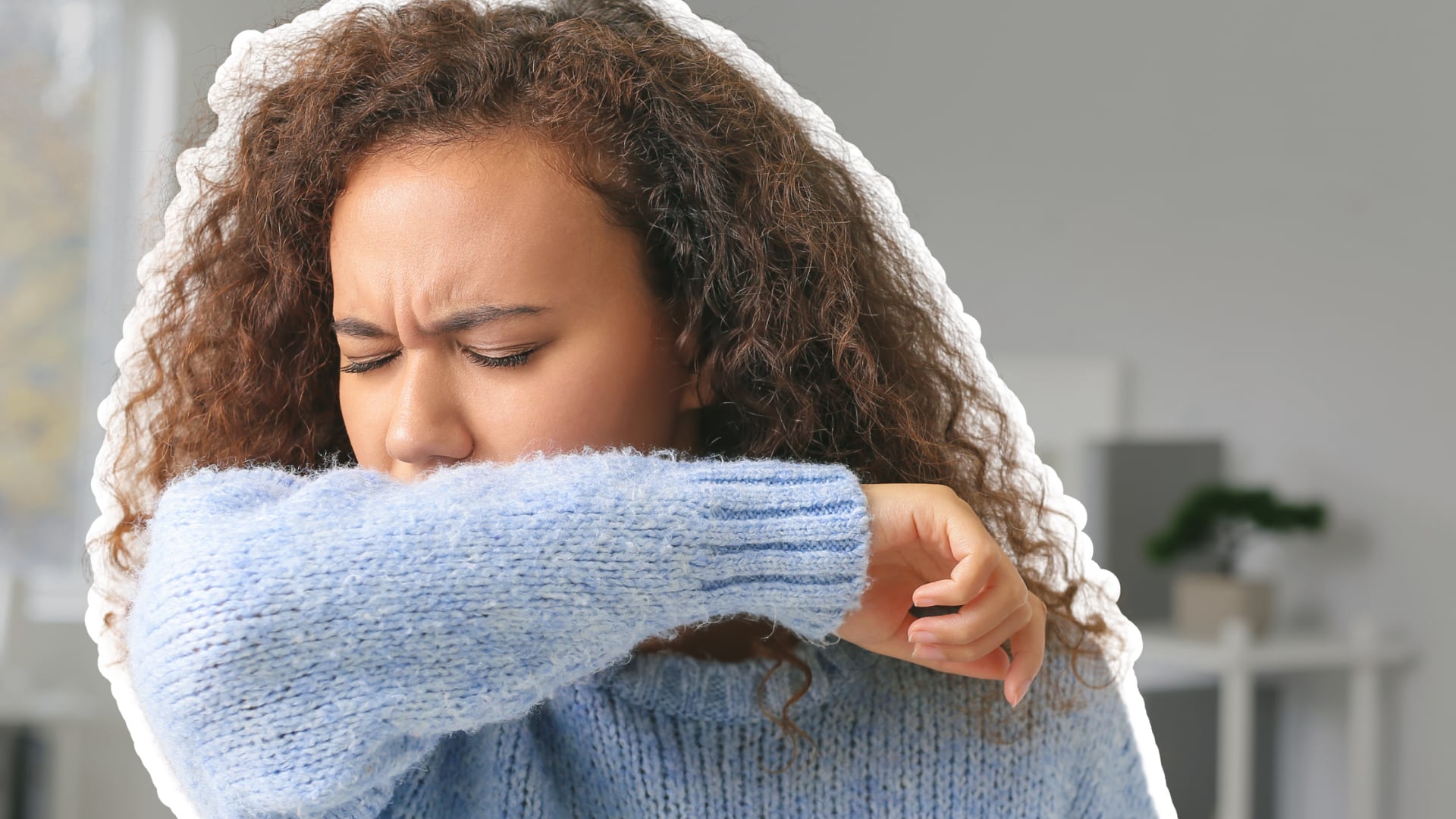 Al principio, la neumonía puede confundirse con una tos o resfriado común, pero reconocer sus síntomas a tiempo puede evitar complicaciones graves.