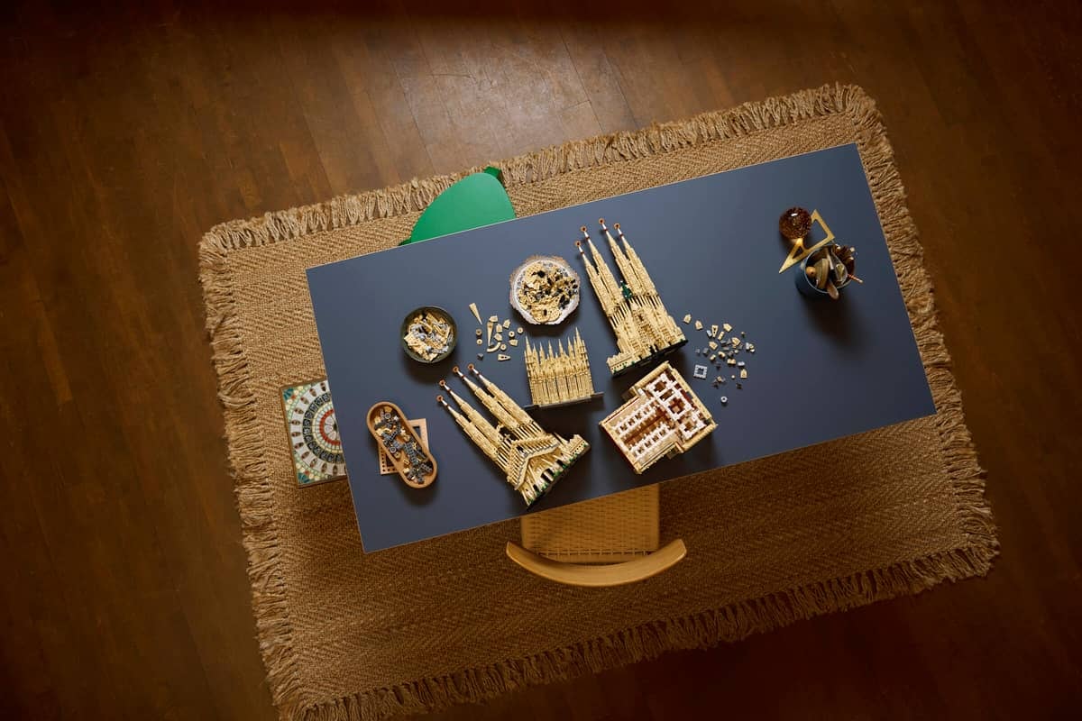 La Sagrada Familia inspiró el set más ambicioso de LEGO hasta la fecha, con más de 12.000 piezas y un alto nivel de detalle arquitectónico.