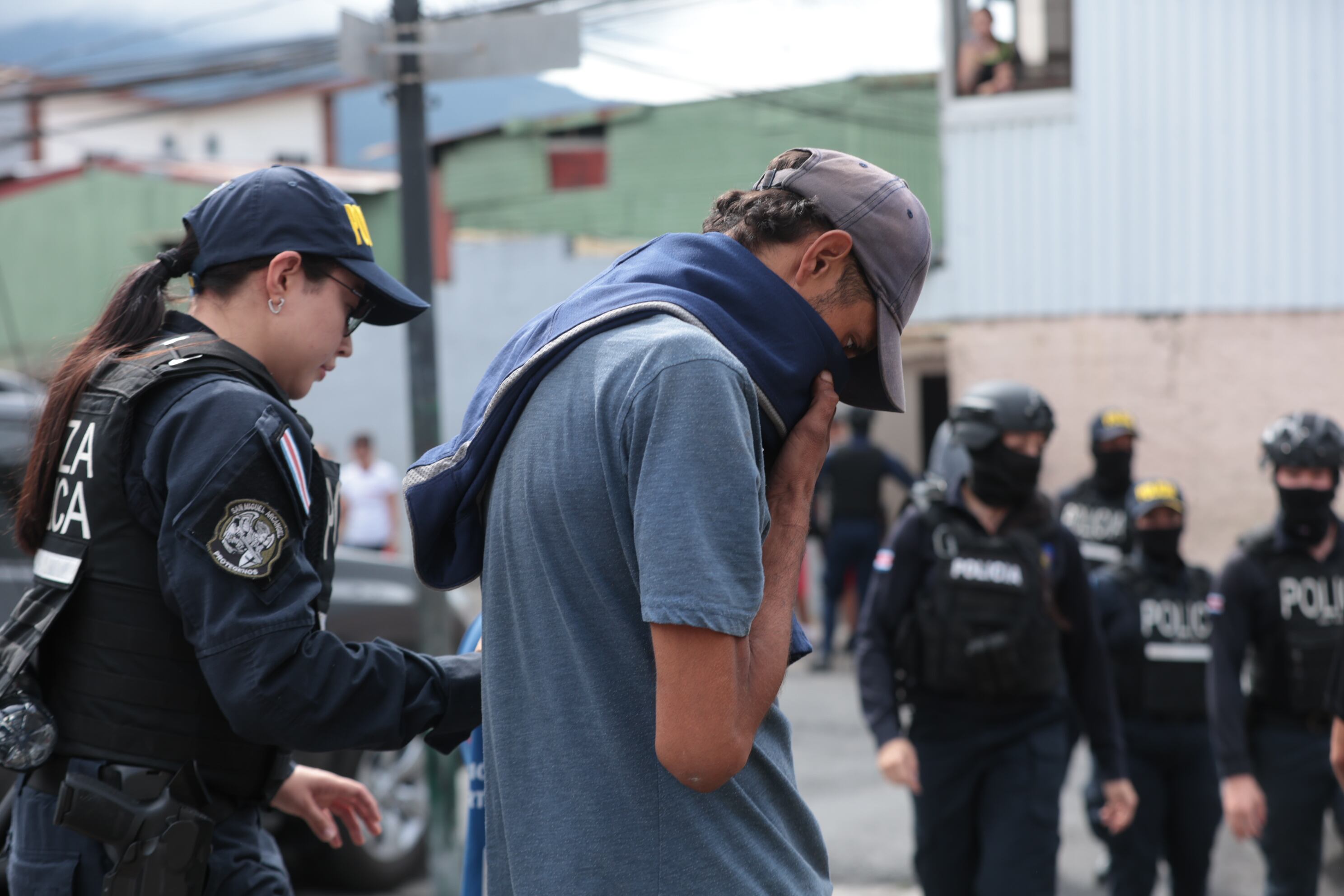 Múltiples Allanamiento María Reina de Hatillo centro durante operativo de la PSD /Operación Troya / Foto John Durán