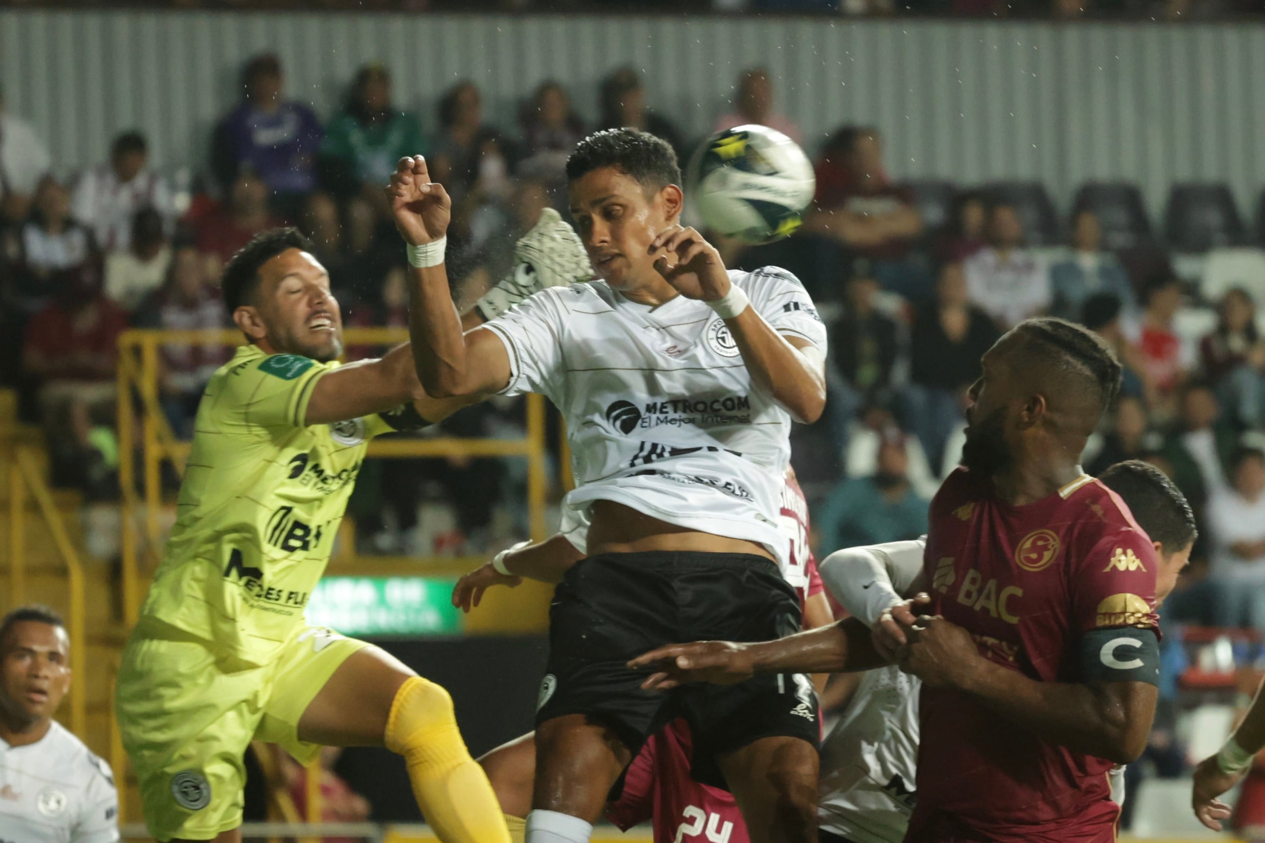 23/08/2025, San José, Estadio Ricardo Saprissa, partido de la jornada 5 del torneo de apertura 2025 entre el Deportivo Saprissa y Sporting