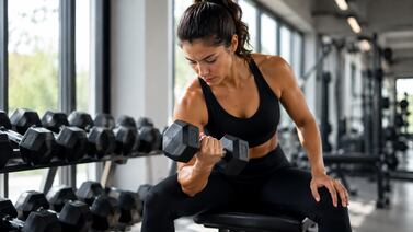 No necesita matarse en el gimnasio: estudio cuestiona lo que se sabía sobre ganar músculo