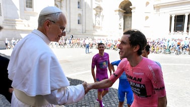 Simon Yates se corona en el Giro de Italia, Del Toro y Carapaz completan el podio