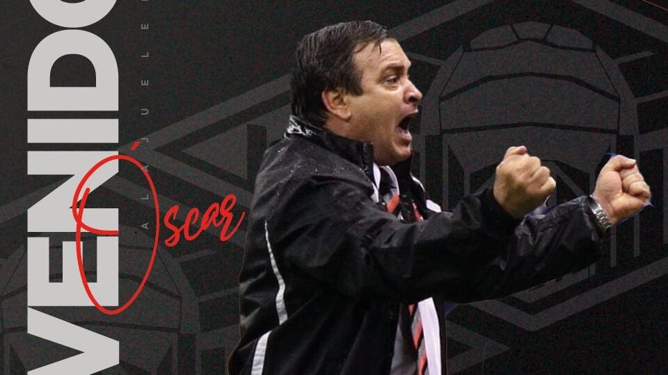 Óscar Ramírez firmó un contrato por catorce meses con Liga Deportiva Alajuelense.