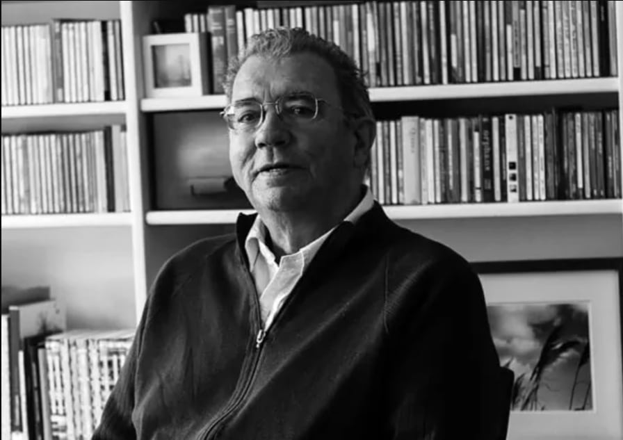 El poeta colombiano Darío Jaramillo publica la novela 'Panacea'.