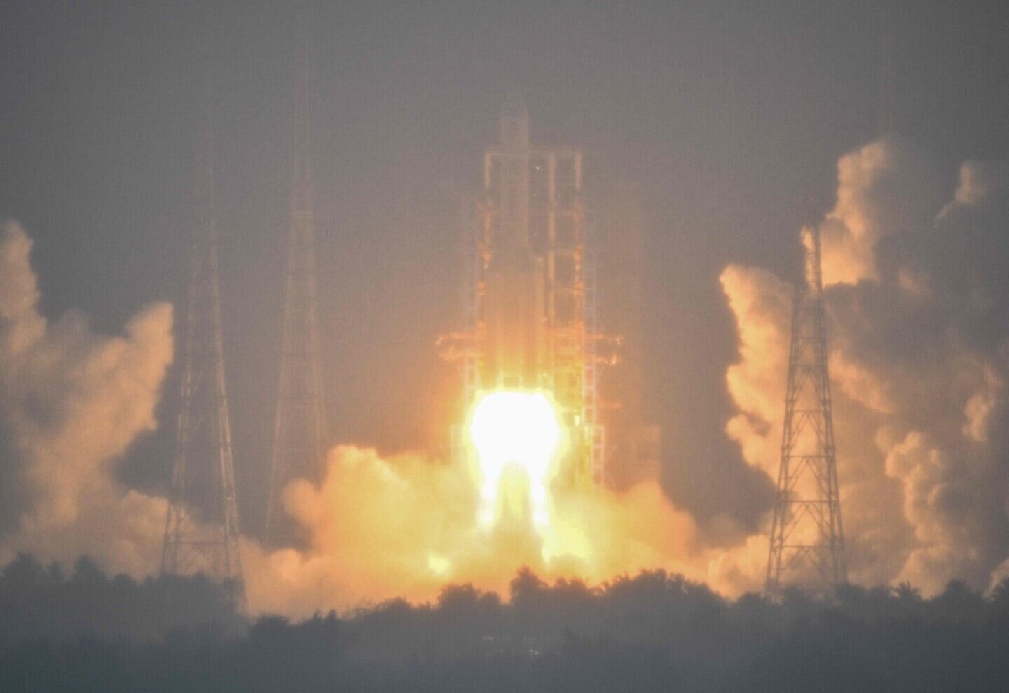 Lanzamiento: Chang'e-6 traerá dos kilos de material lunarFoto: AFP