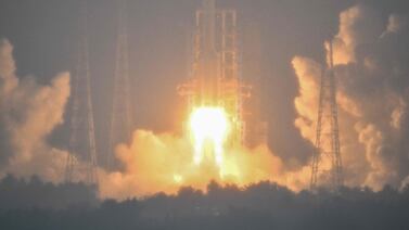 China envió a la Luna la primera sonda que explorará su ‘cara oculta’