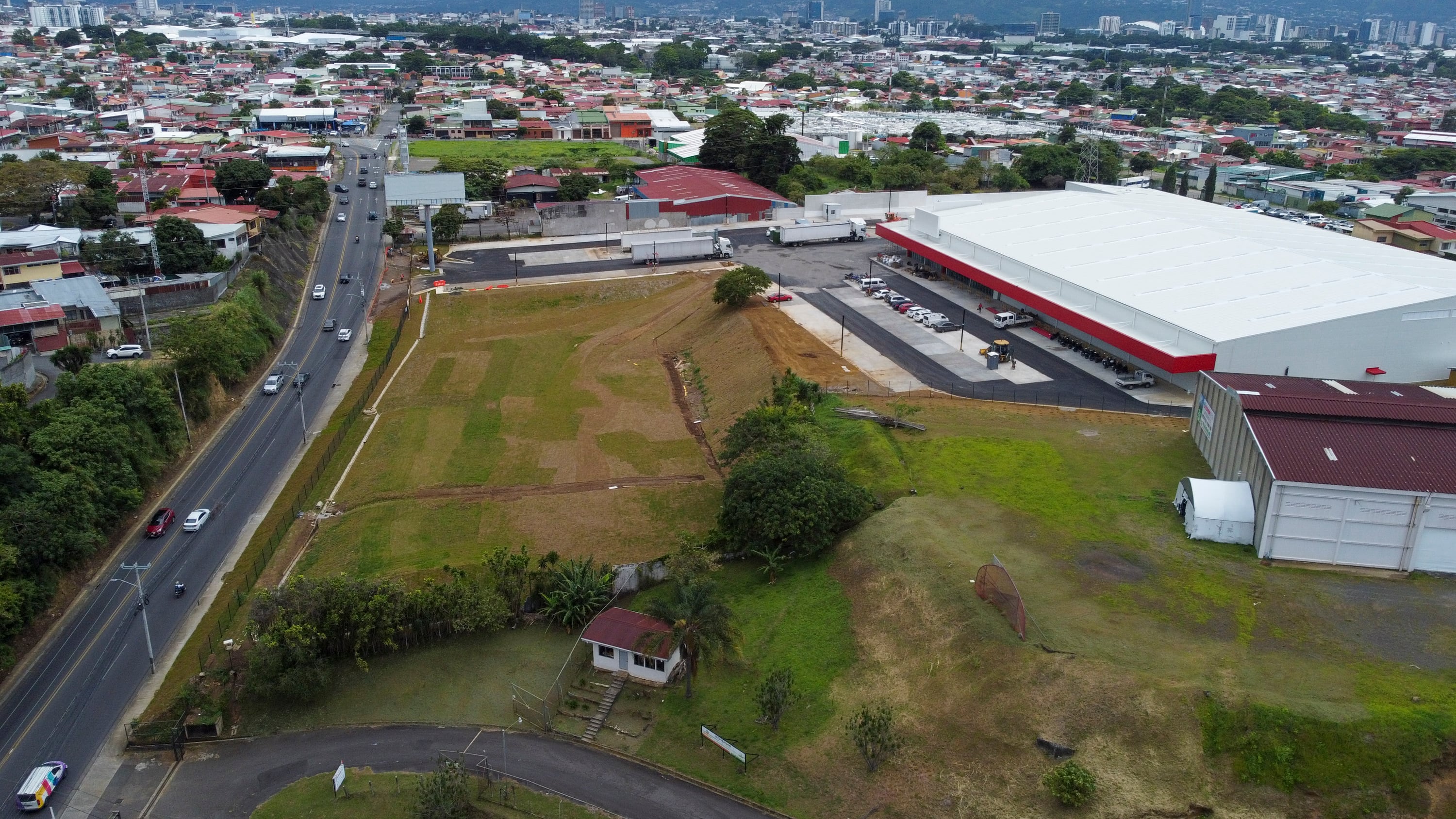 28/07/2025, San José, Tibás, construcción de Pequeño Mundo en el cantón de Tibás.