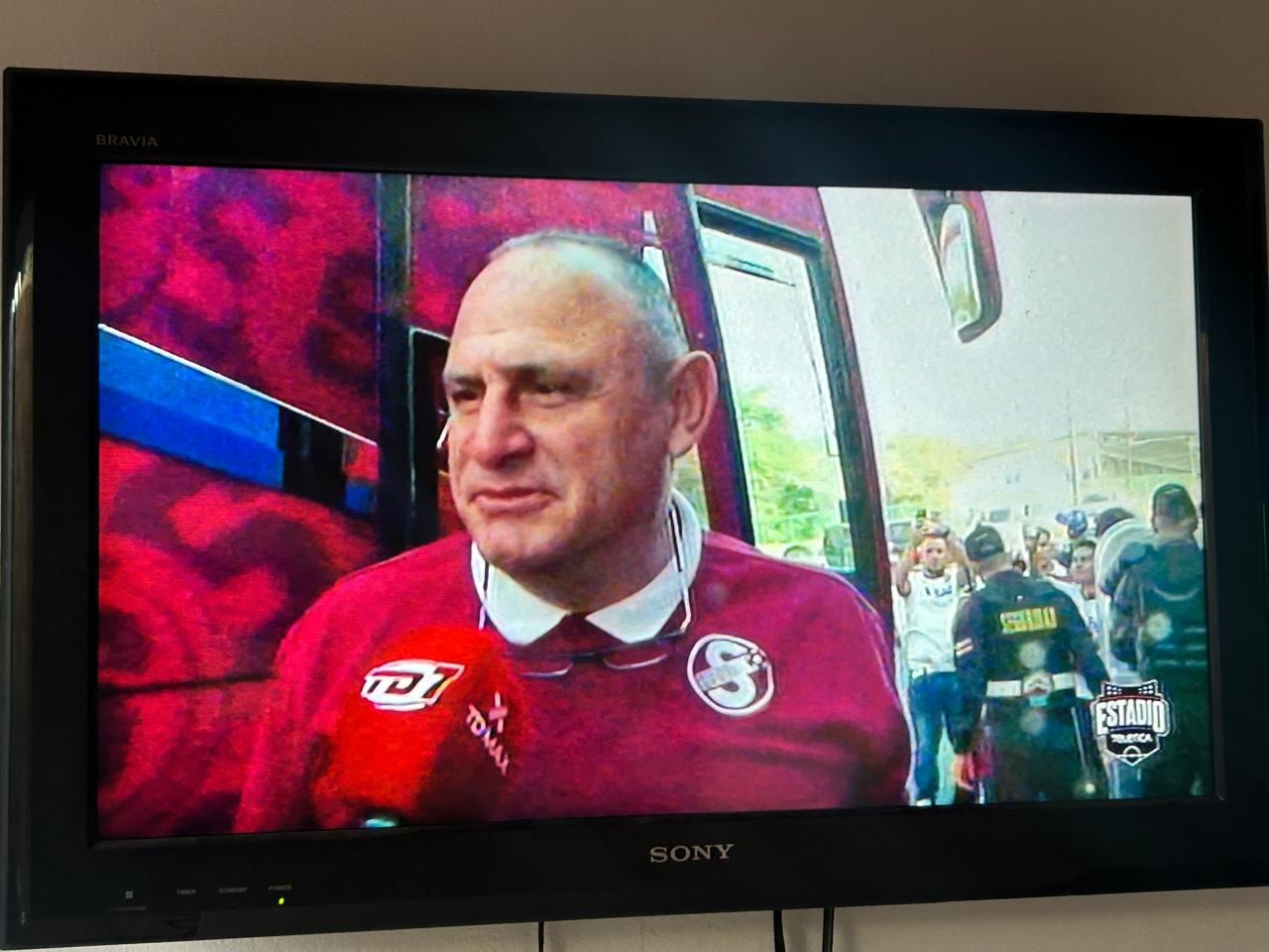 FUTV entrevistó a José Francisco Porras, secretario técnico del Saprissa, a su llegada al estadio Carlos Ugalde para enfrentar a San Carlos.