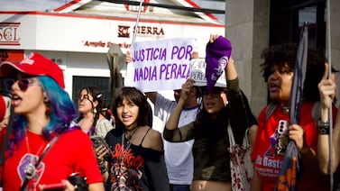 Familiares de Nadia Peraza rompen en llanto al ver apoyo de colectivos feministas