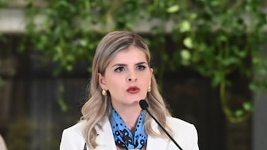 Laura Fernández insiste en vender el BCR para capitalizar pensiones del IVM