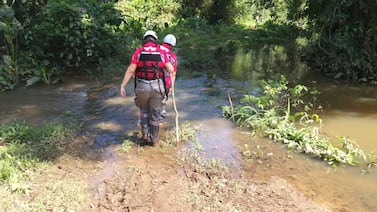 Cruz Roja suspende búsqueda de dos personas desaparecidas en río de Limón
