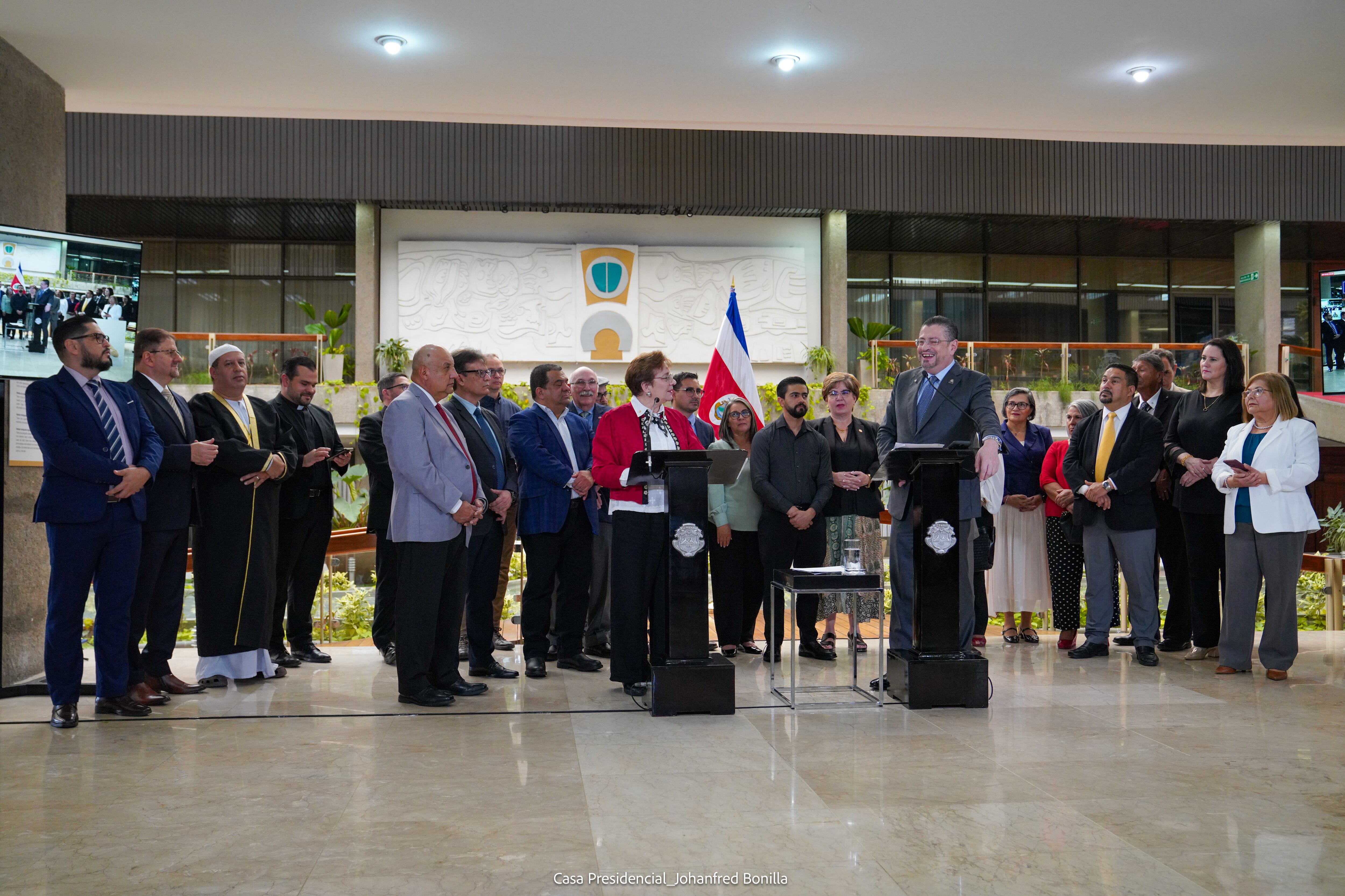 Conferencia en Casa Presidencial en la que el presidente Rodrigo Chaves se hizo acompañar de líderes religiosos para anunciar su agenda conservadora
