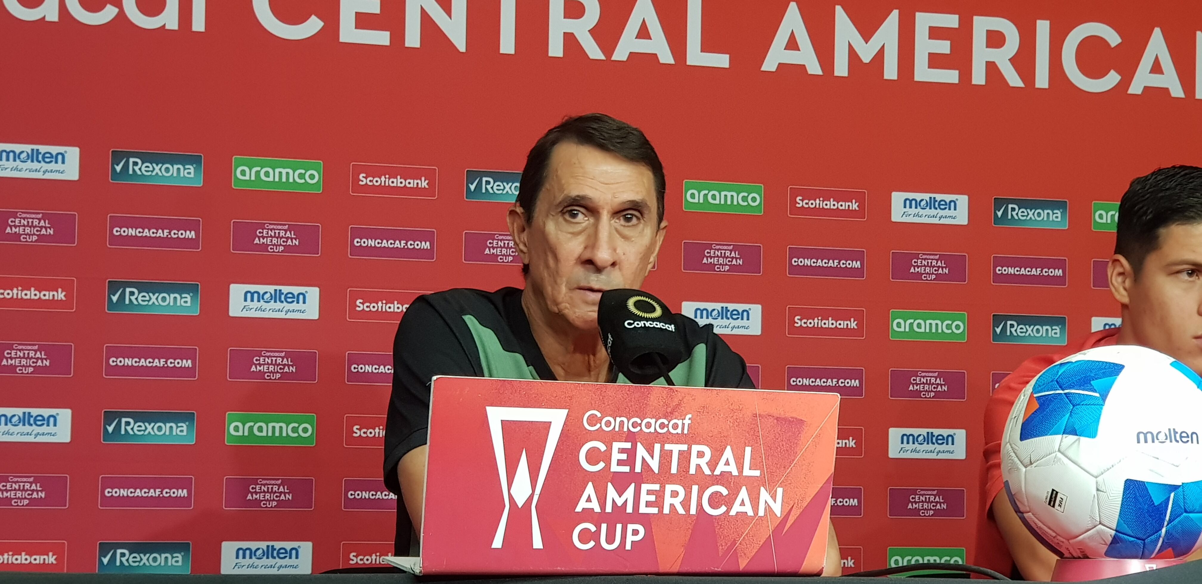 Alexandre Guimaraes dio a entender que Liga Deportiva Alajuelense afrontará el partido contra Comunicaciones con lo mejor que tiene, en el juego definitivo por el pase a la semifinal en la Copa Centroamericana de Concacaf.