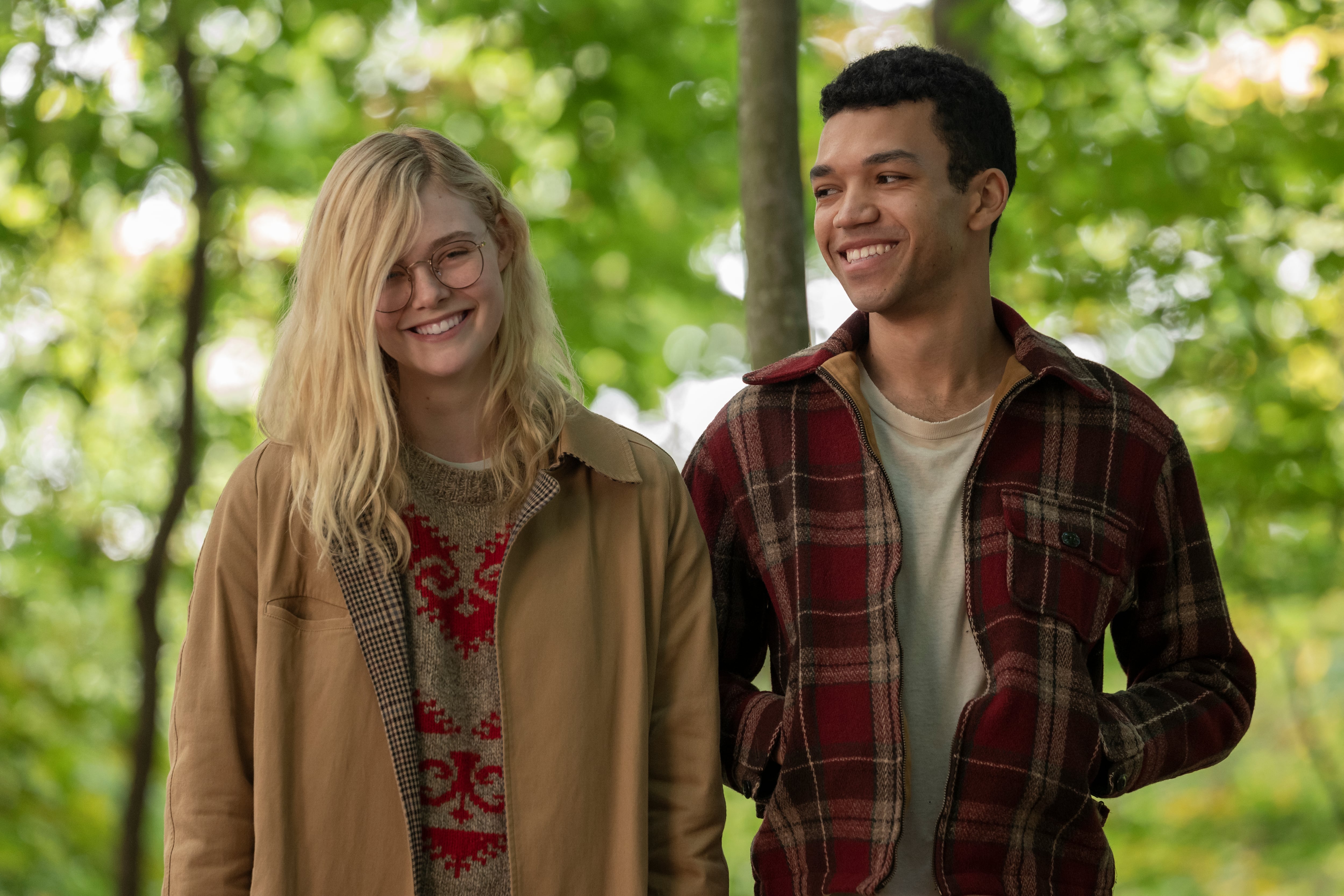 Película 'Violet y Finch', protagonizada por Elle Fanning y Justice Smith. Fotografía: Netflix para La Nación