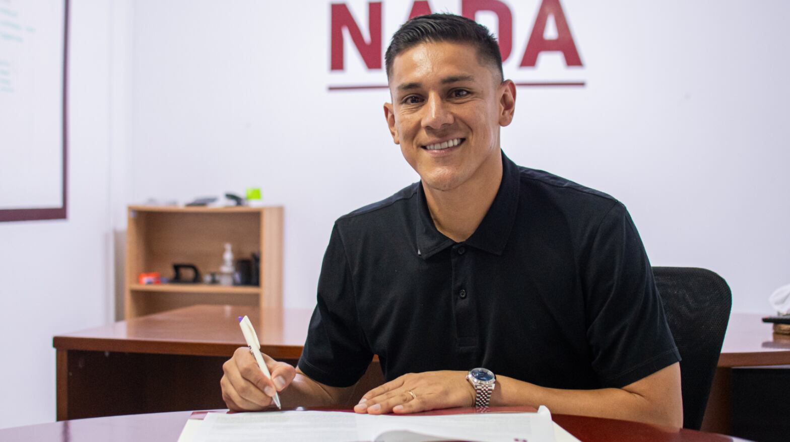 Óscar Duarte regresa al Saprissa por un periodo de 3 años.